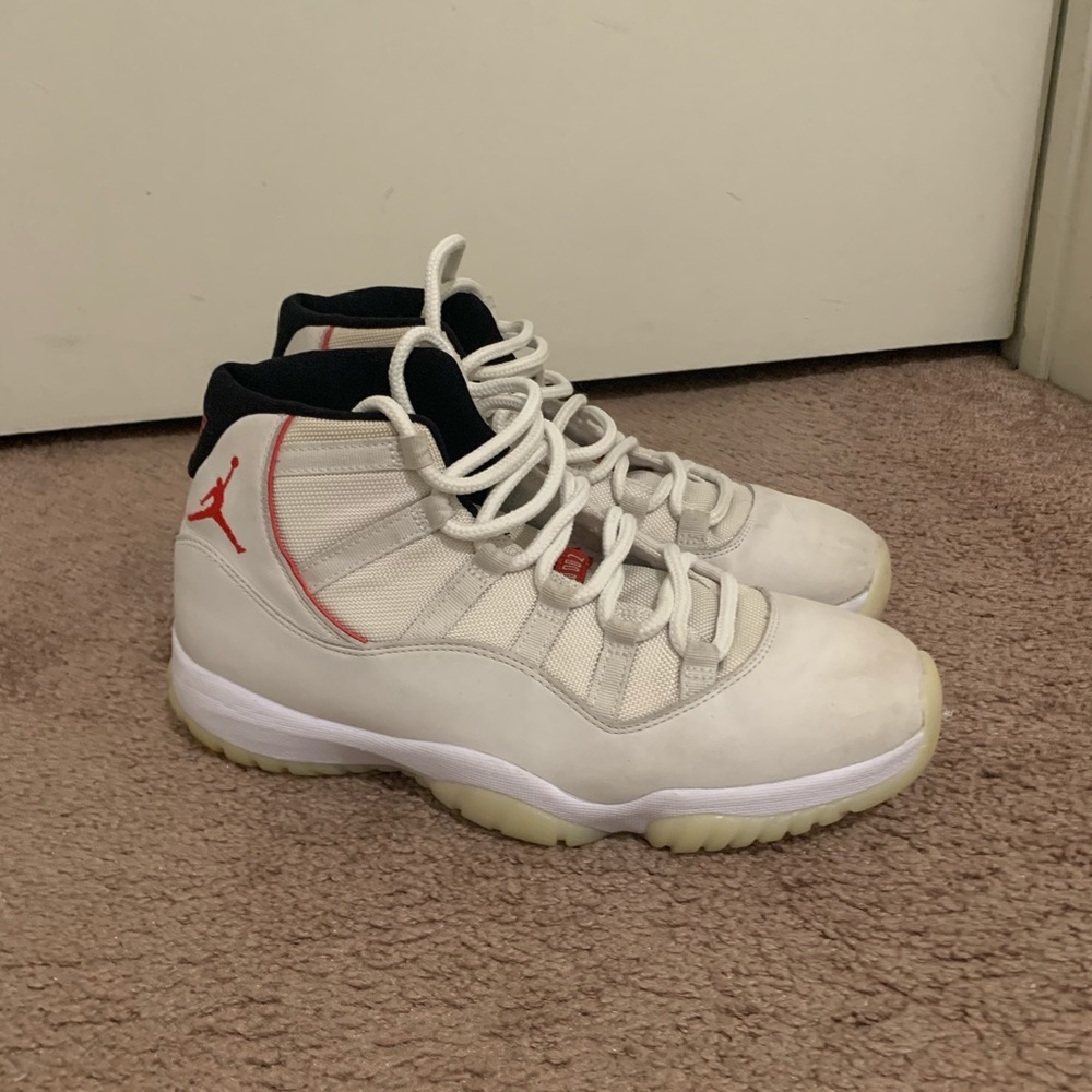 Jordan 11 platinum tint